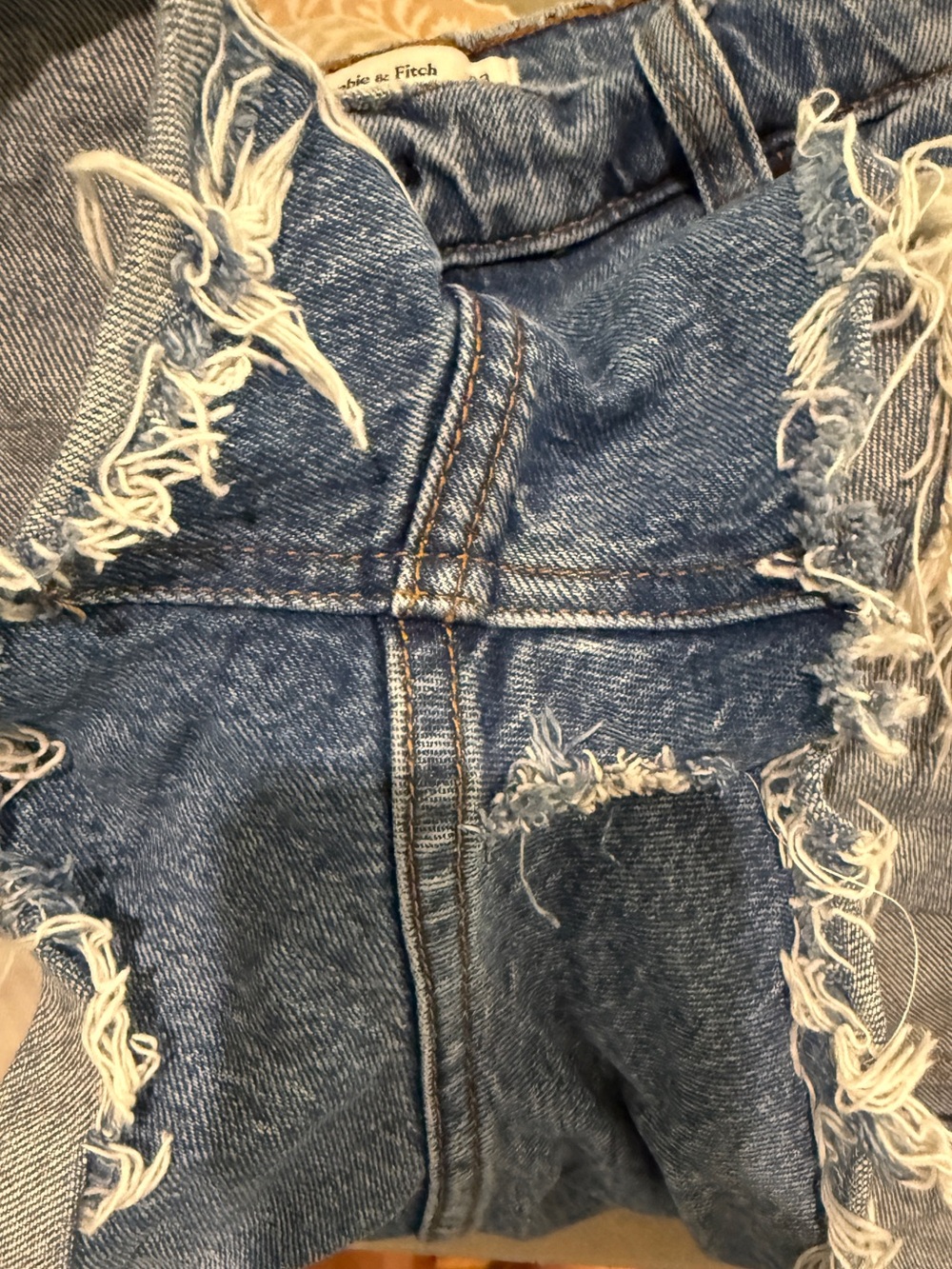 Abercrombie Curve Love Mom High Rise Distressed Denim Shorts Size 33/16 *read - Picture 4 of 4